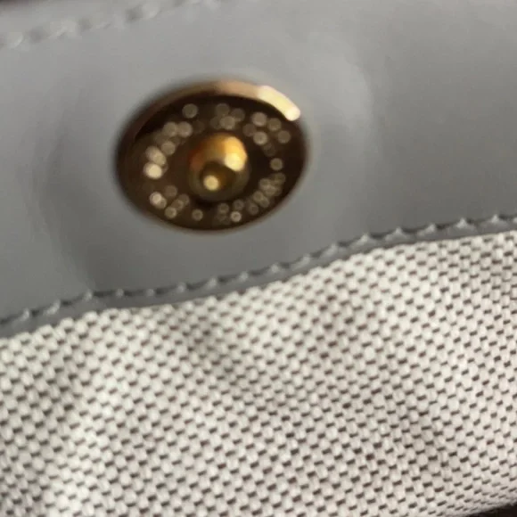 Dooney & Bourke City Flynn bag - Picture 8 of 13